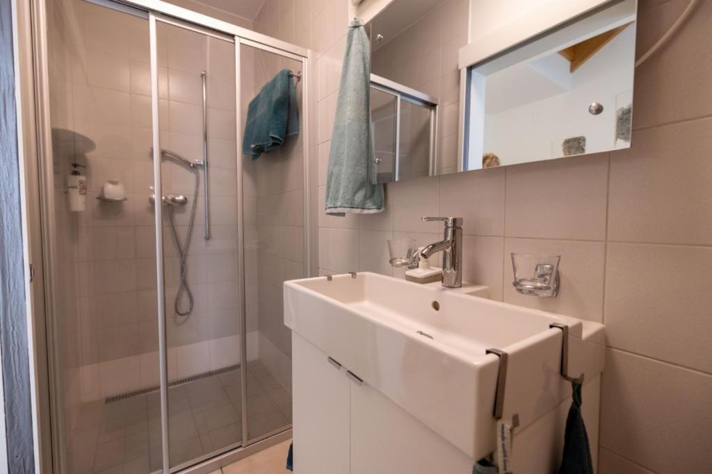 Camera Con Bagno Privato E Giardino Brione sopra Minusio Exterior foto
